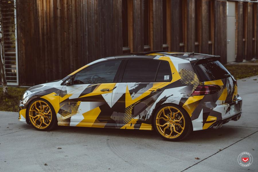  Volkswagen Golf R on Vossen Wheels (HC-3) 2017 года  (фото 7 из 36)